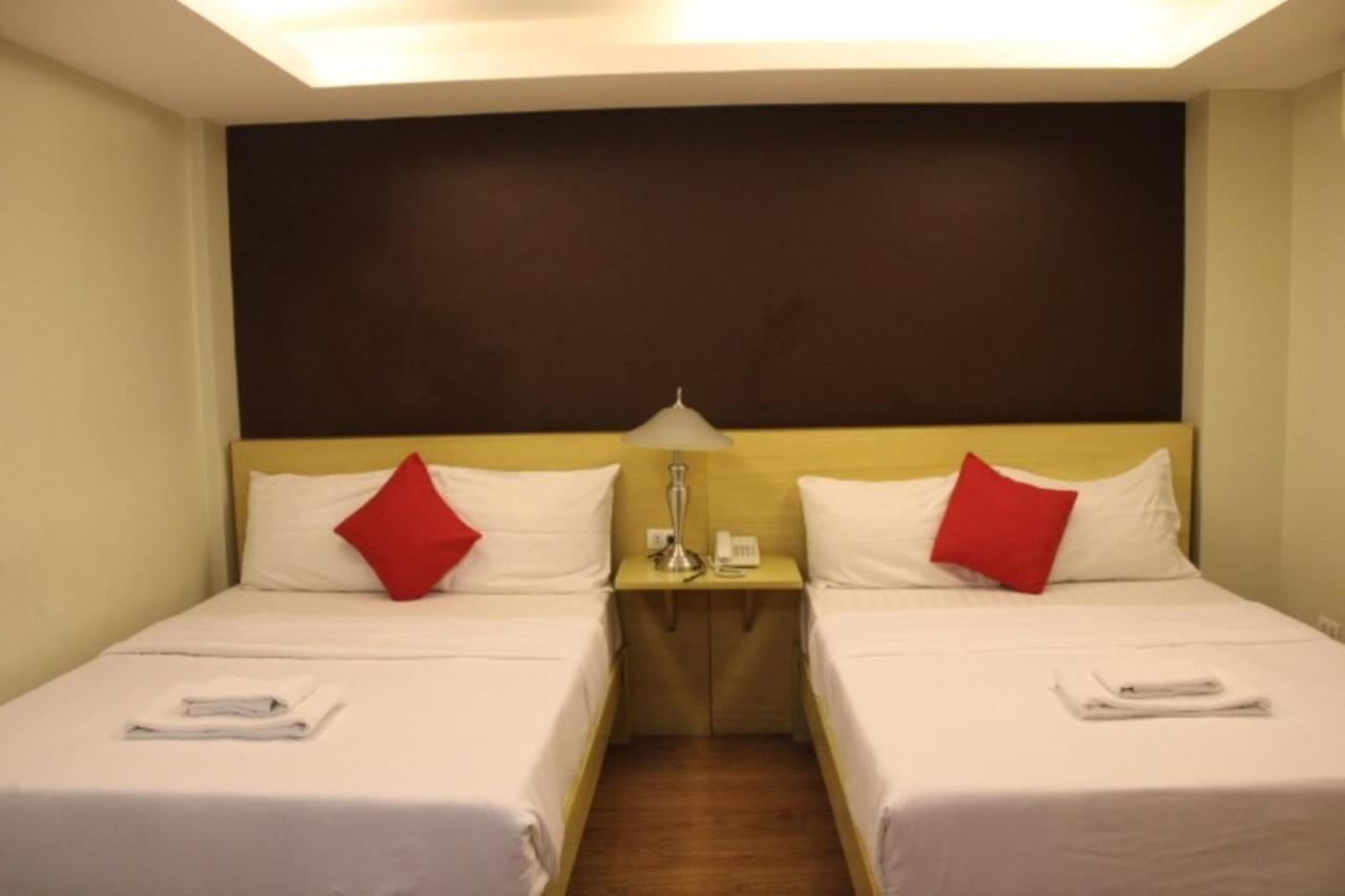 Festive Hotel Makati Paco Exterior photo