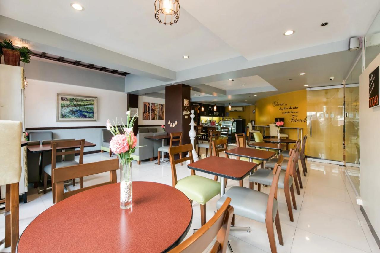 Festive Hotel Makati Paco Exterior photo