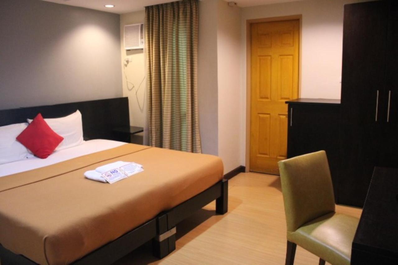 Festive Hotel Makati Paco Exterior photo