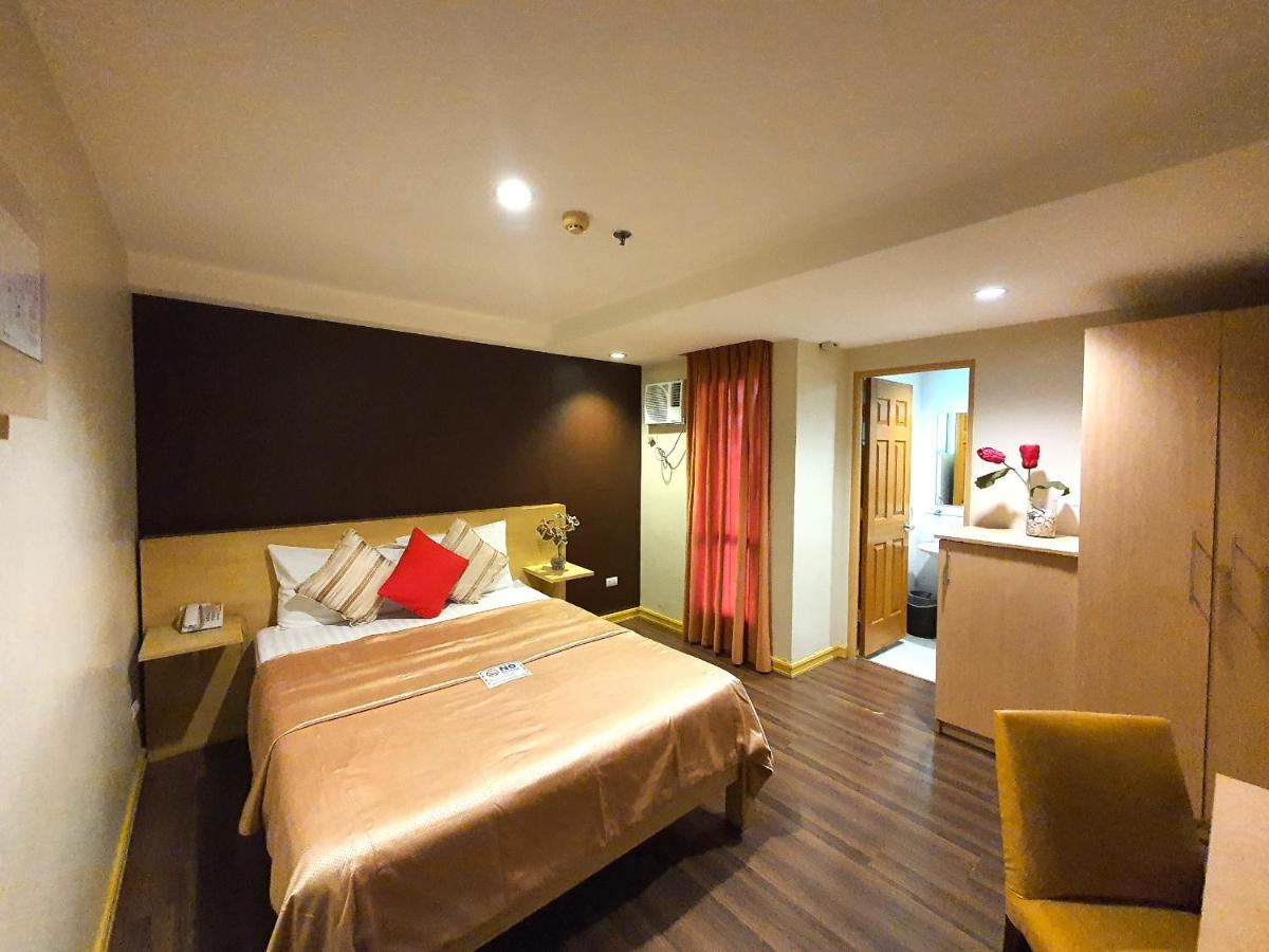Festive Hotel Makati Paco Exterior photo