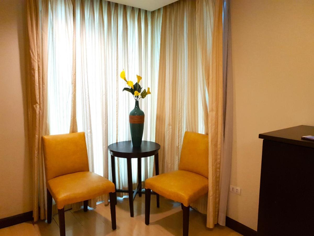 Festive Hotel Makati Paco Exterior photo
