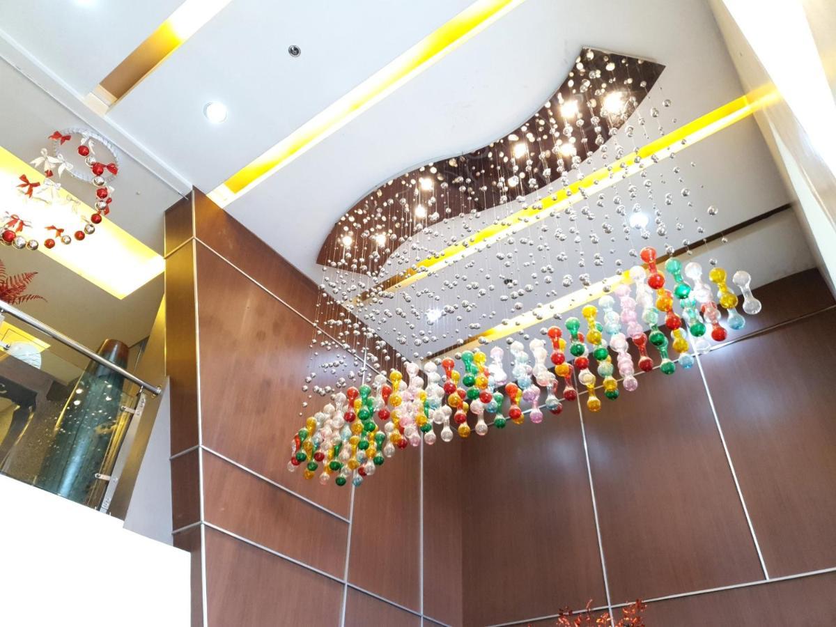 Festive Hotel Makati Paco Exterior photo