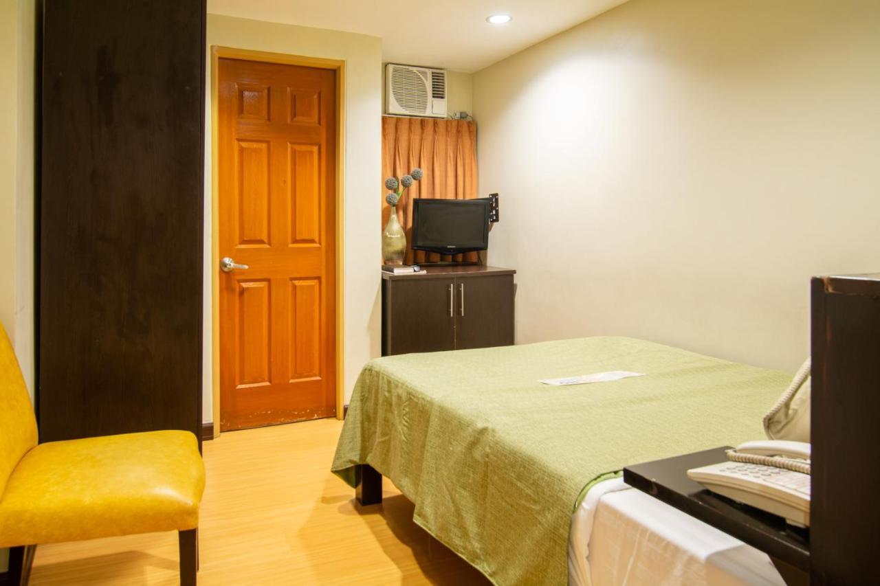 Festive Hotel Makati Paco Exterior photo