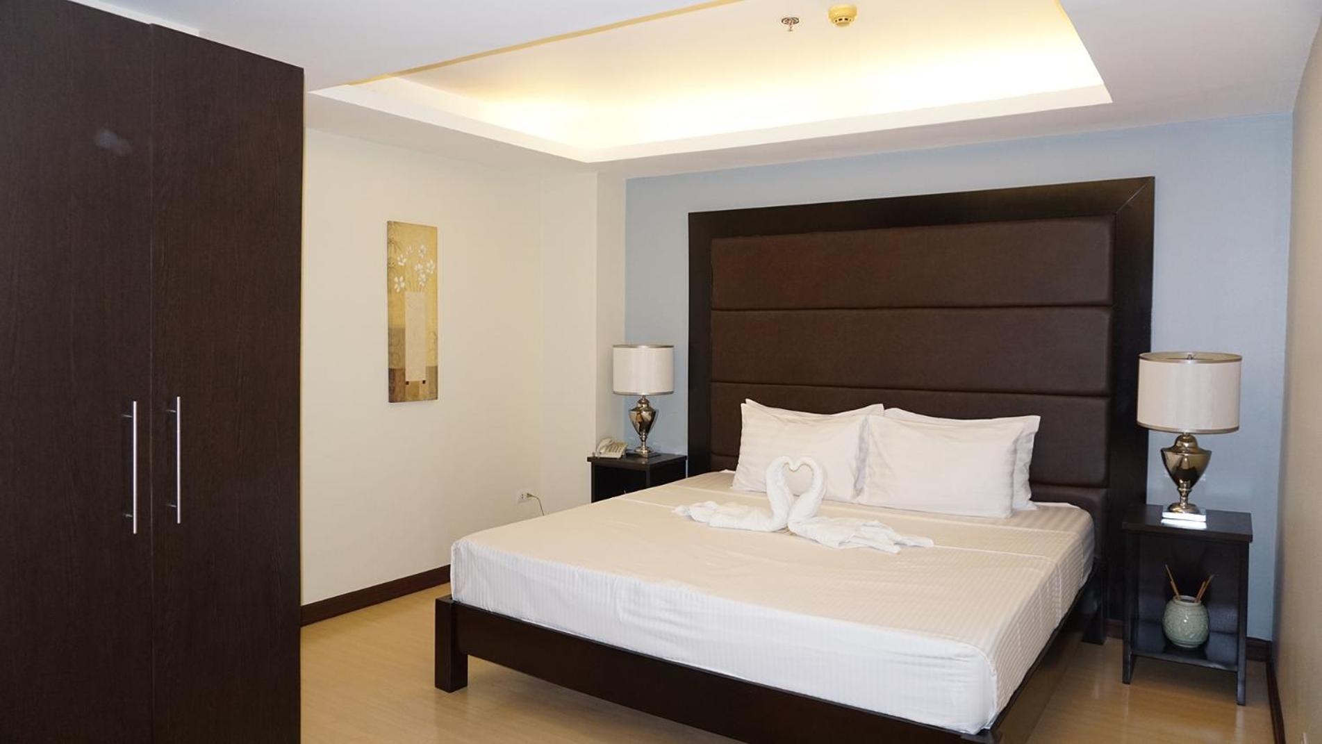 Festive Hotel Makati Paco Exterior photo