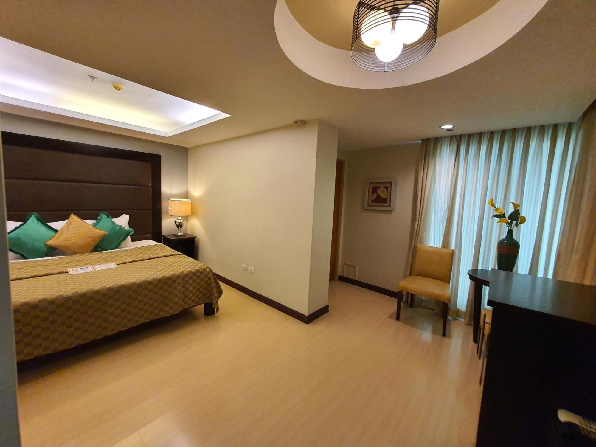 Festive Hotel Makati Paco Exterior photo